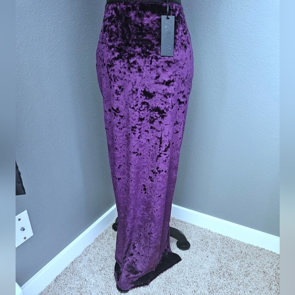 SOLD ** NWT Dolls Kill Widow Purple Crushed Velvet Maxi Skirt - medium - Picture 8 of 11